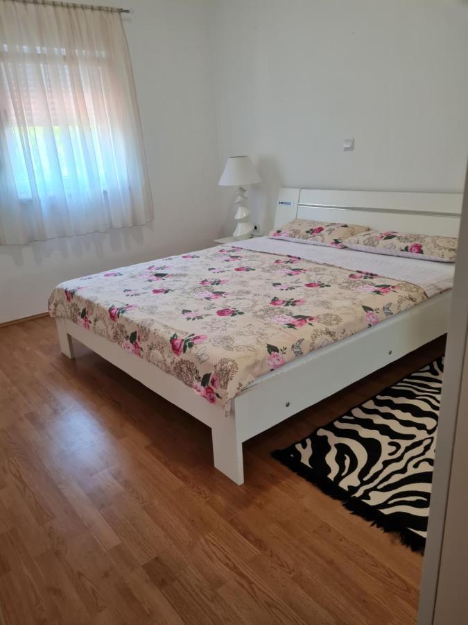Apartment Nora Near The Beach Pula Dış mekan fotoğraf